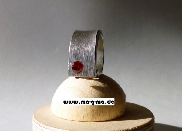 Designer - Ring aus Edelstahl mit Zirkonia oder Stein, mattiert, 12 mm, Modell Feldberg